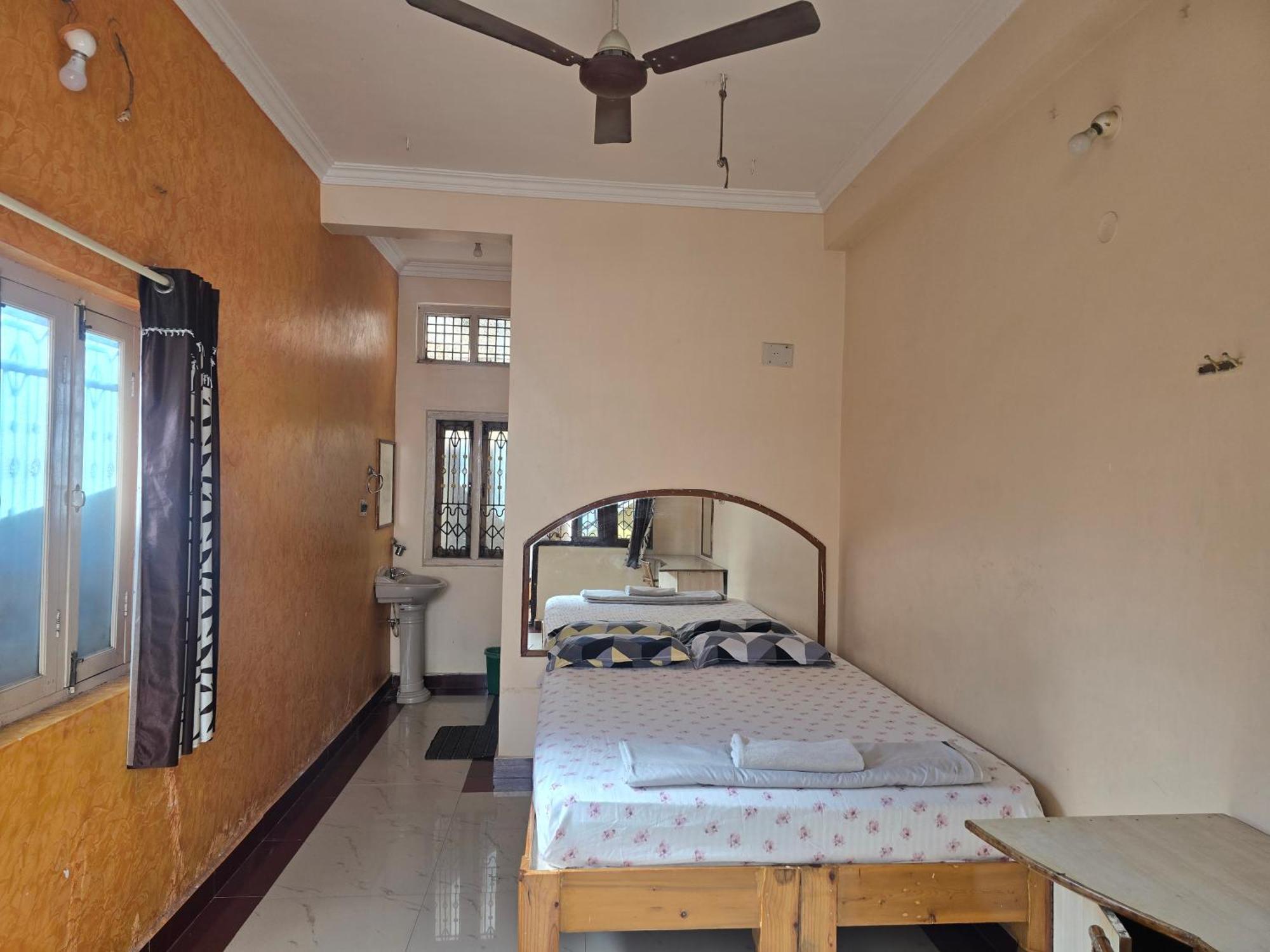 Lakshmi Heritage Tourist Home Hampi Eksteriør bilde