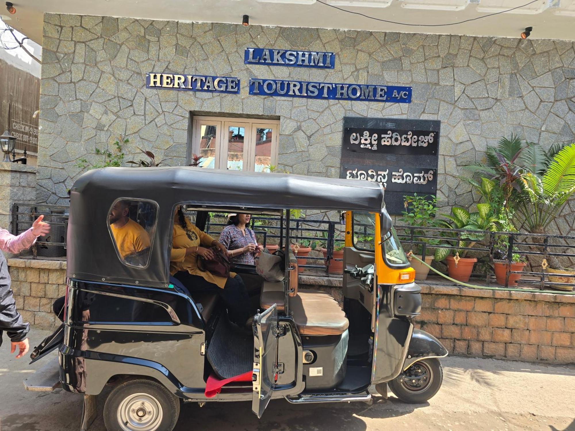 Lakshmi Heritage Tourist Home Hampi Eksteriør bilde