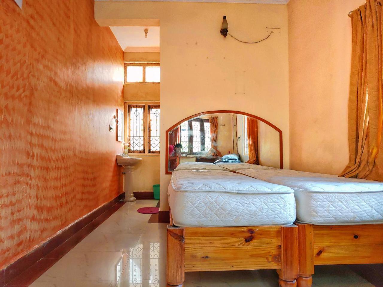 Lakshmi Heritage Tourist Home Hampi Eksteriør bilde